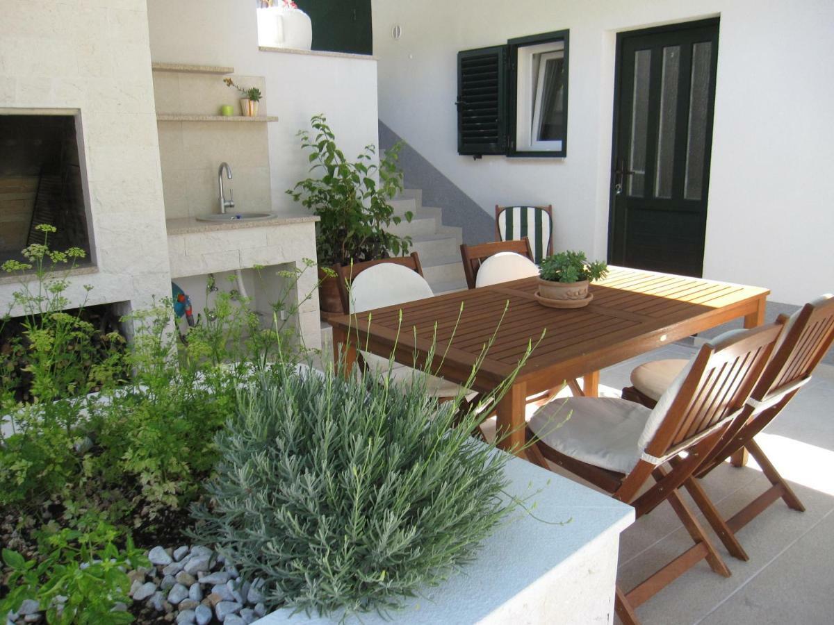 Apartments Kuzmanic Omiš Exterior foto